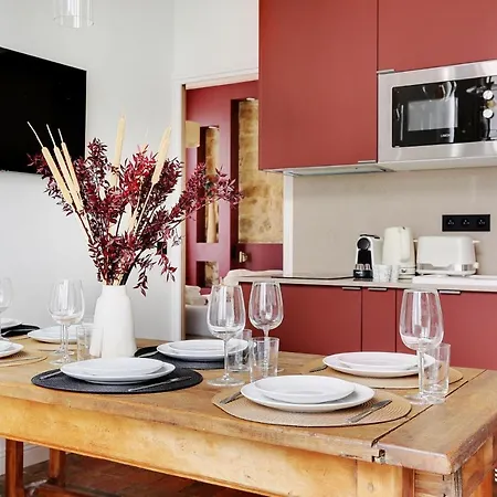 One-of-a-kind Spacious In Le Marais *