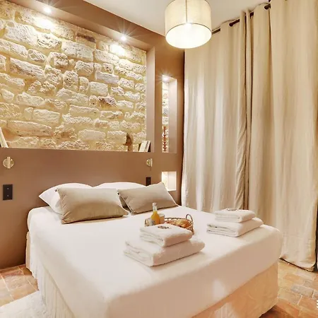 One-of-a-kind Spacious In Le Marais * Paris