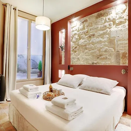 One-of-a-kind Spacious In Le Marais * Paris