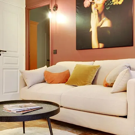 One-of-a-kind Spacious In Le Marais
